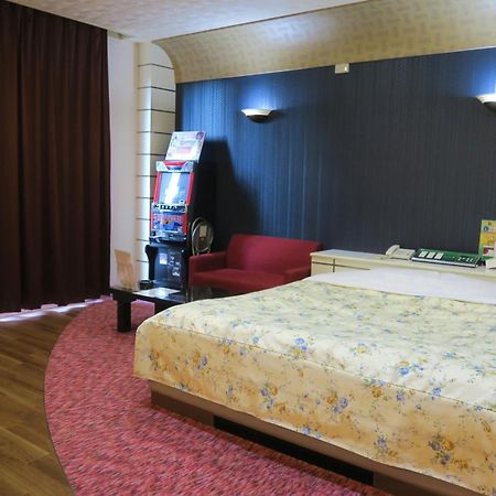 Hotel Silk No Mori (Adults Only) Tosu Exterior photo